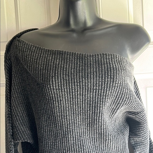 FREE PEOPLE THERMAL WAFFLES OFF THE SHOULDER LONG SLEEVE BLACK TOP SIZE S/M - Picture 1 of 12